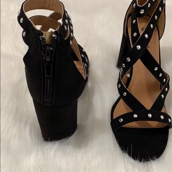 BLACK studded sandals black faux suede size 6.5 block heels Roman gladiators - Picture 1 of 6